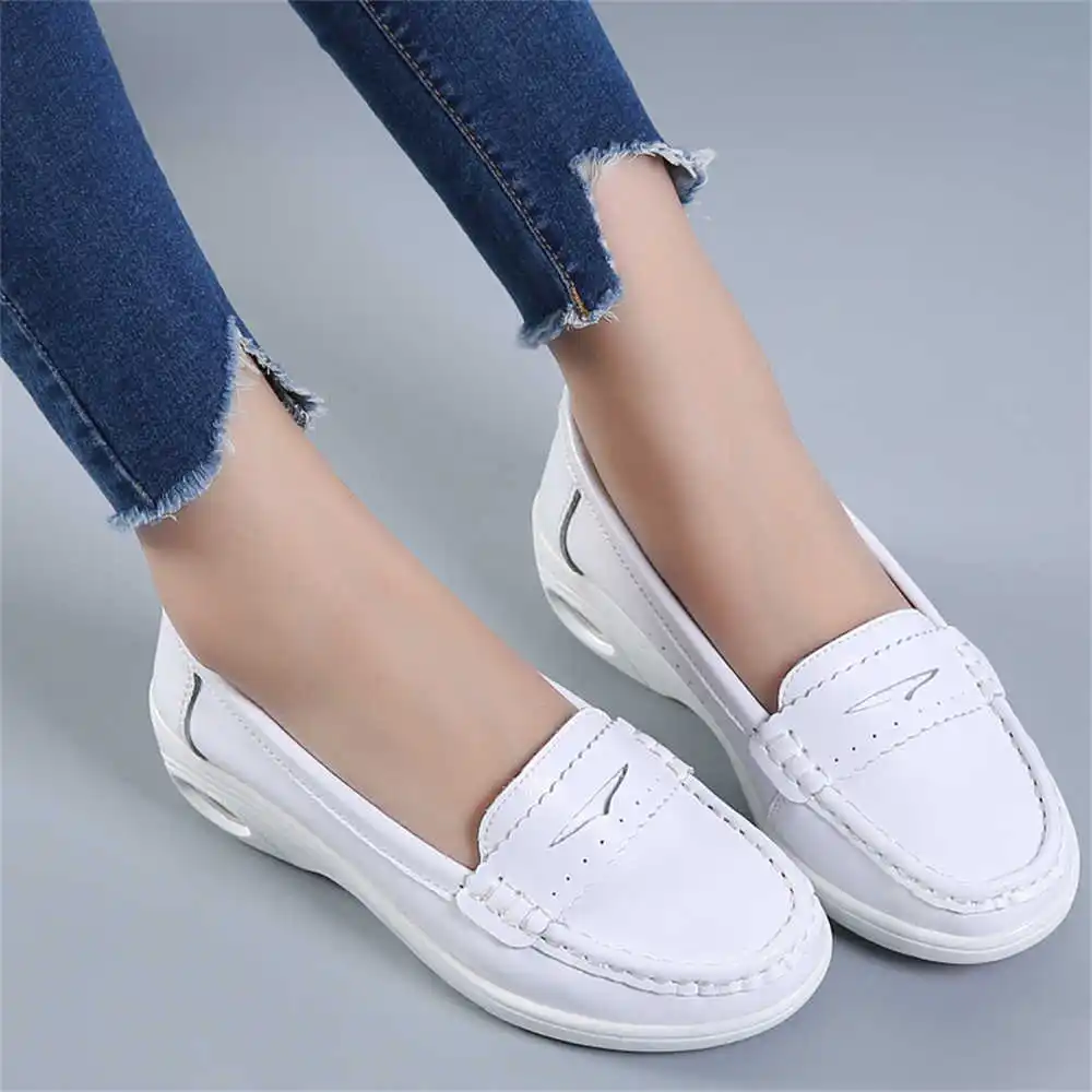 Thick Sole Slipon White Traine - Young Men'S Grooming Kit recension och pris